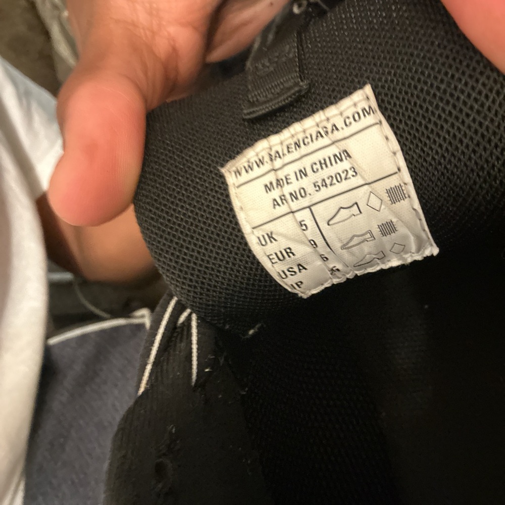 Balenciaga Tracks EUR39 - Picture 2 of 3